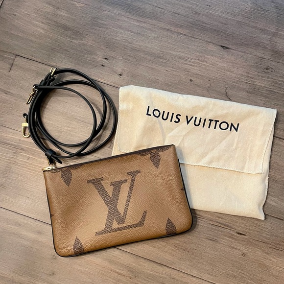 Louis Vuitton Handbags - SOLD‼️Auth Louis Vuitton double zip pochette